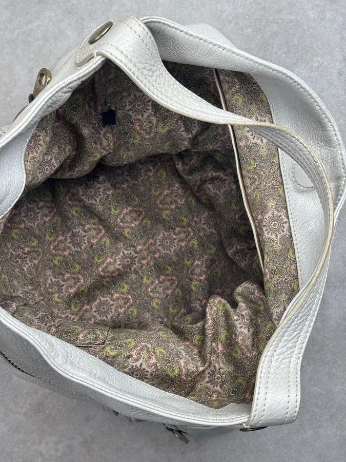 Marc Jacobs 2000s Marc by Marc Jacobs Cream Leather Multi-Pocket Shoulder Bag Size ONE SIZE - 15 Thumbnail