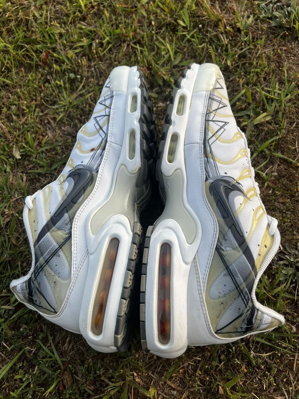 Nike CLEAN Nike Air Max Plus size 12 Mens La Requin White shoes Size US 12 / EU 45 - 9 Thumbnail