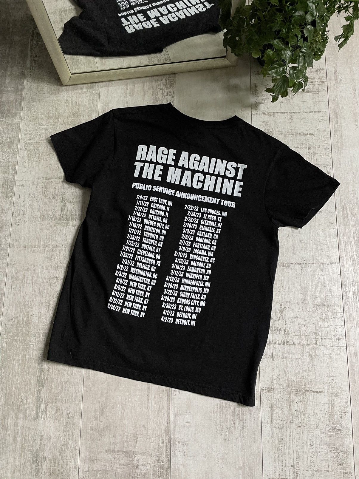 2008東京ライブRAGE AGAINST THE MACHINE Tシャツ M Rage Against The Machine 2008 来日公演 シャツ M - メルカリ