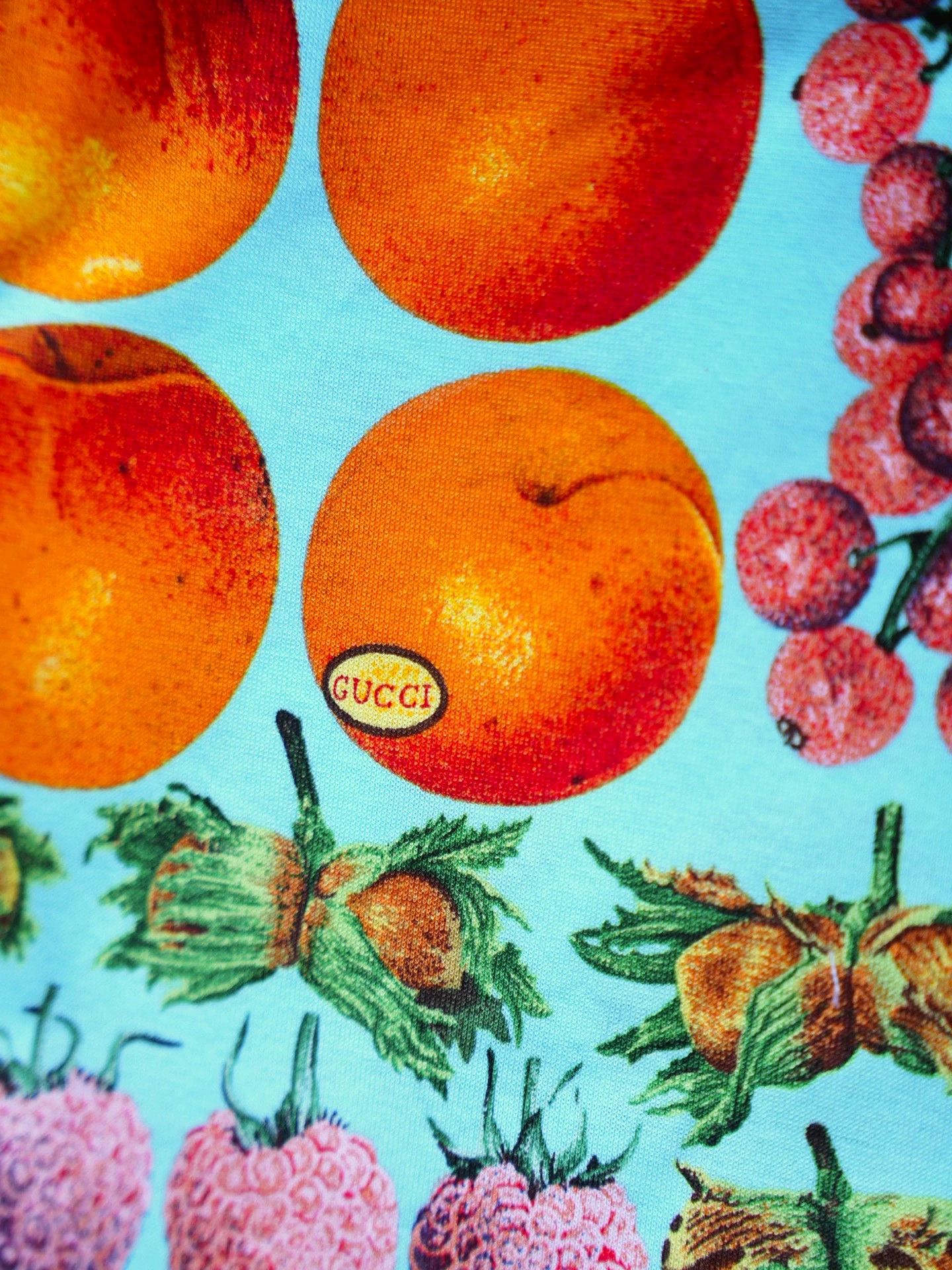 Gucci Gucci 1996 Fruit Print T-Shirt L Unworn Size L / US 10 / IT 46 - 8 Thumbnail