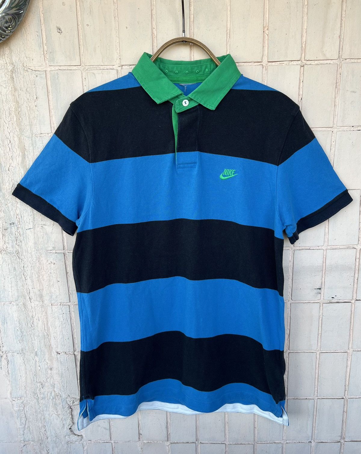 Nike Vintage Nike Polo 80 Shirt Y2K Swoosh Retro 90s Size US S / EU 44-46 / 1 - 1 Thumbnail