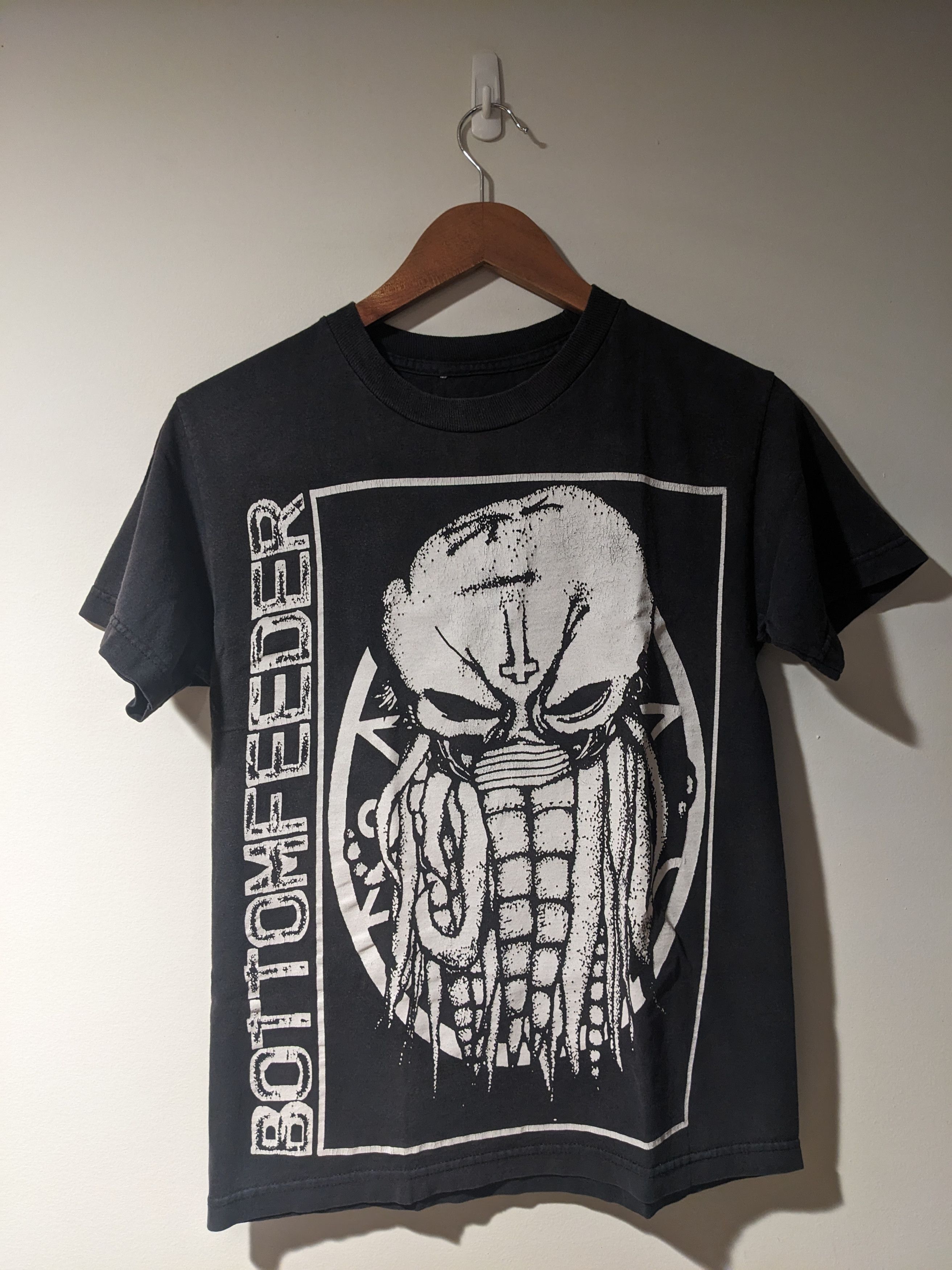 Band Tees × Vintage Vintage 2010's Bottom Feeder Cthulhu Deathcore Band T-Shirt Size US S / EU 44-46 / 1 - 1 Thumbnail