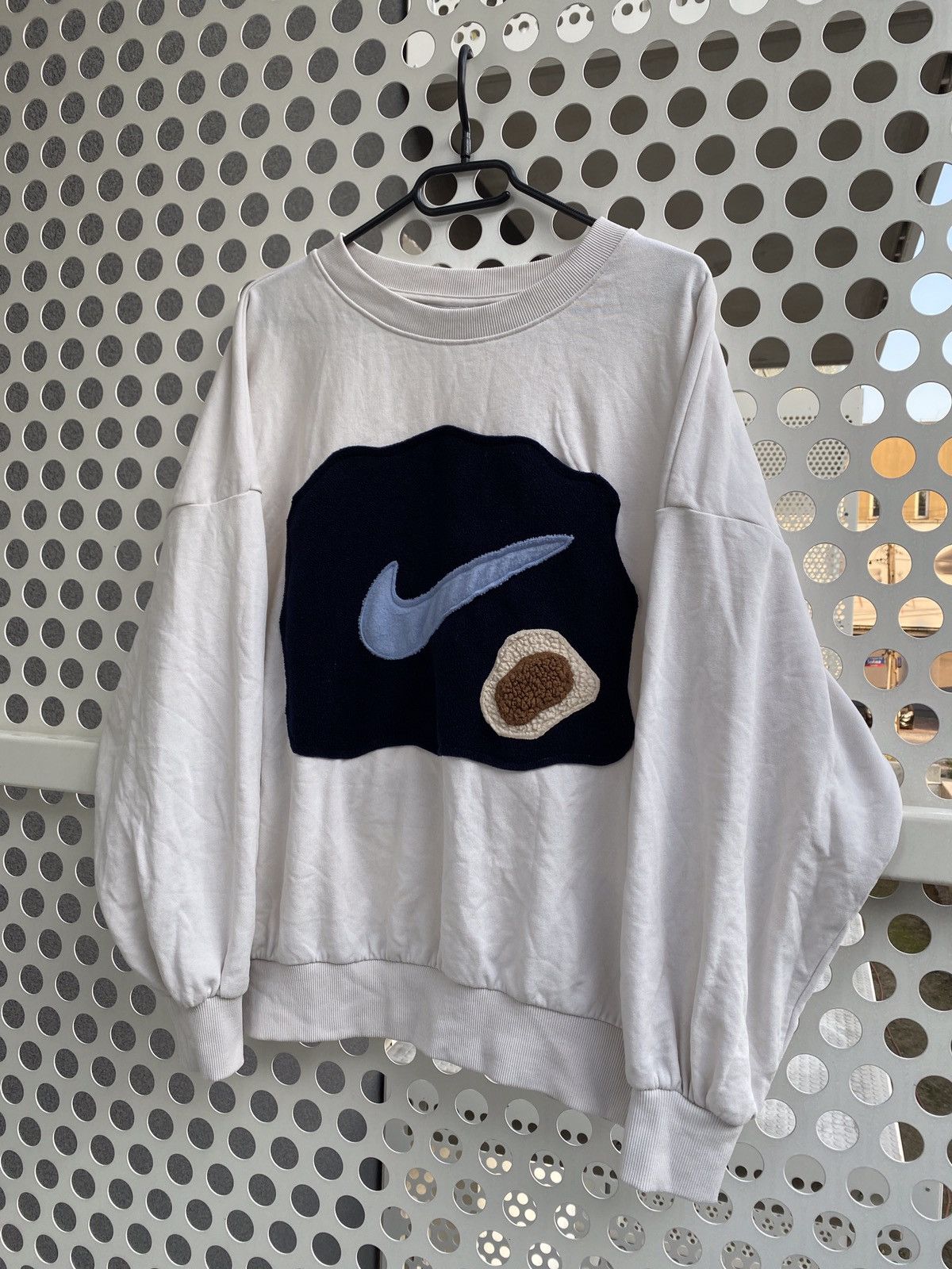 Nike × Vintage Vintage Nike Custom Skelet Center Swoosh Oversize Hoodie Y2K Size US L / EU 52-54 / 3 - 3 Thumbnail