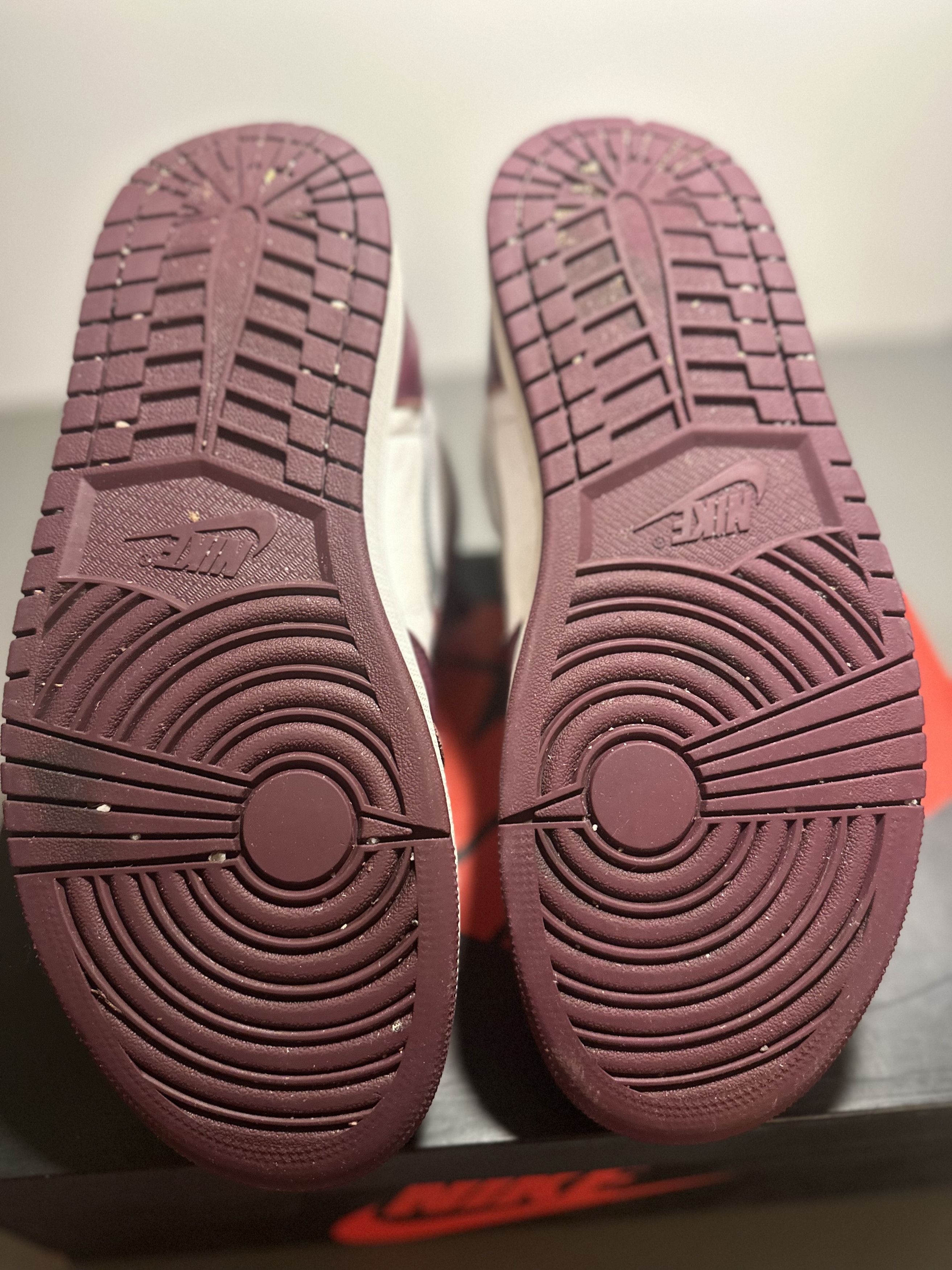 Jordan Brand Jordan 1 High Bourdeaux Size US 10 / EU 43 - 7 Thumbnail