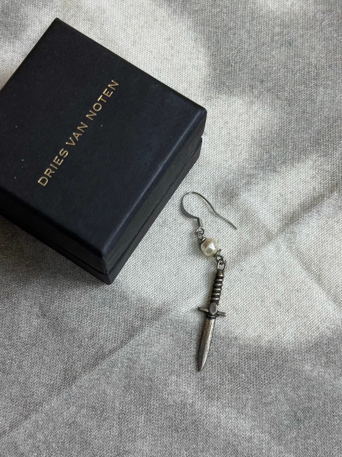 Dries Van Noten Dries Van Noten Sword & Pearl Stud Earrings K20 Size ONE SIZE - 1 Thumbnail