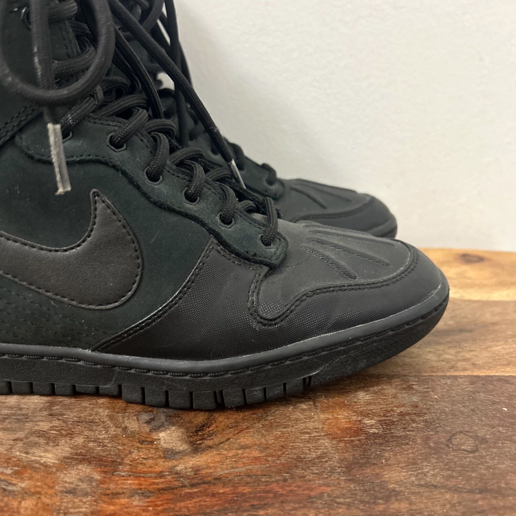 Nike Nike Dunk Sky High SneakerBoot Womens 9 Black Winter Boots 2014 Nike Dunk 684954-002 Sneaker High Top Boots Womens Mens Girls Size US 7 / IT 37 - 4 Thumbnail