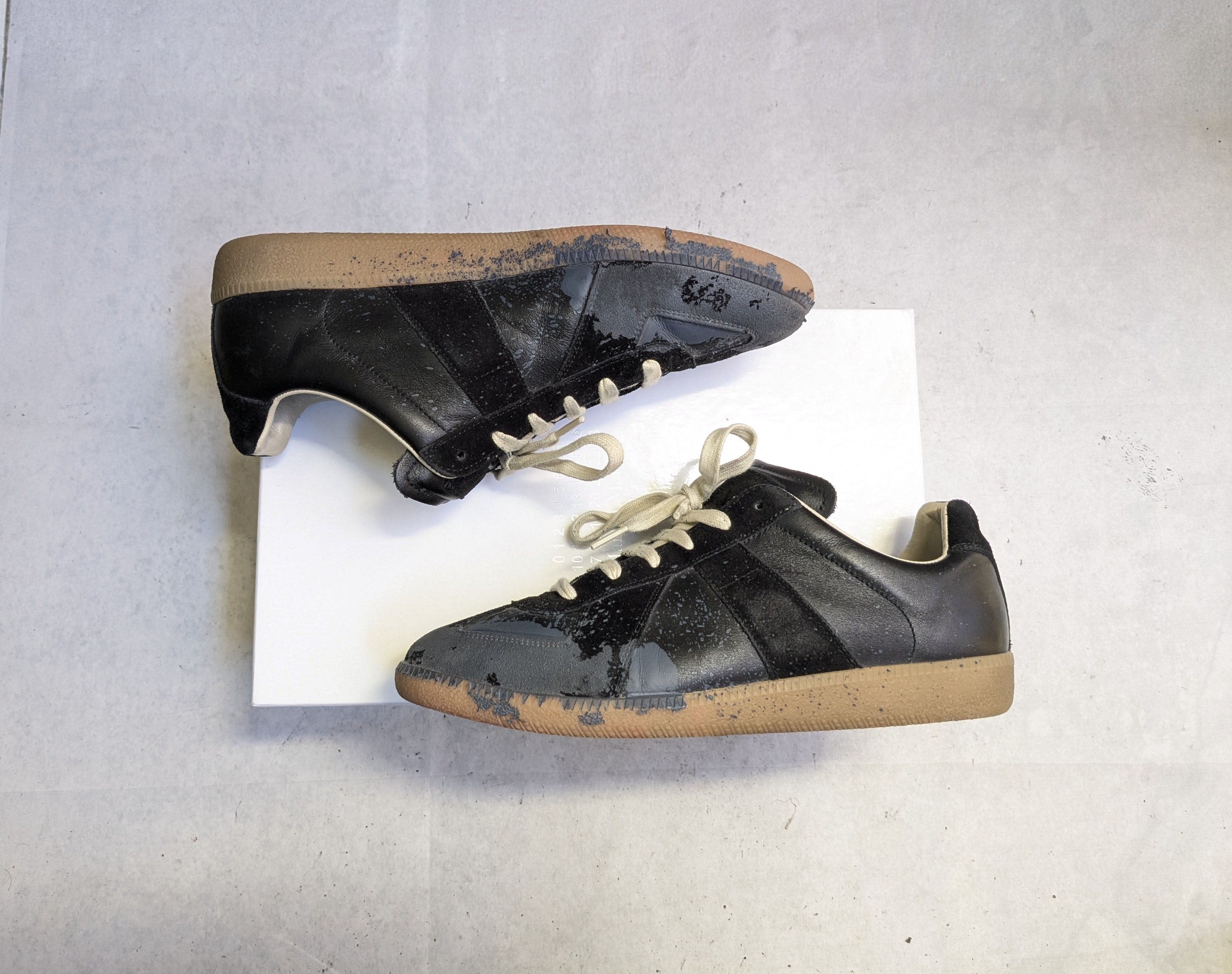 Maison Margiela Maison Margiela black pewter paint sneaker paint 9 42 Size US 9 / EU 42 - 2 Thumbnail