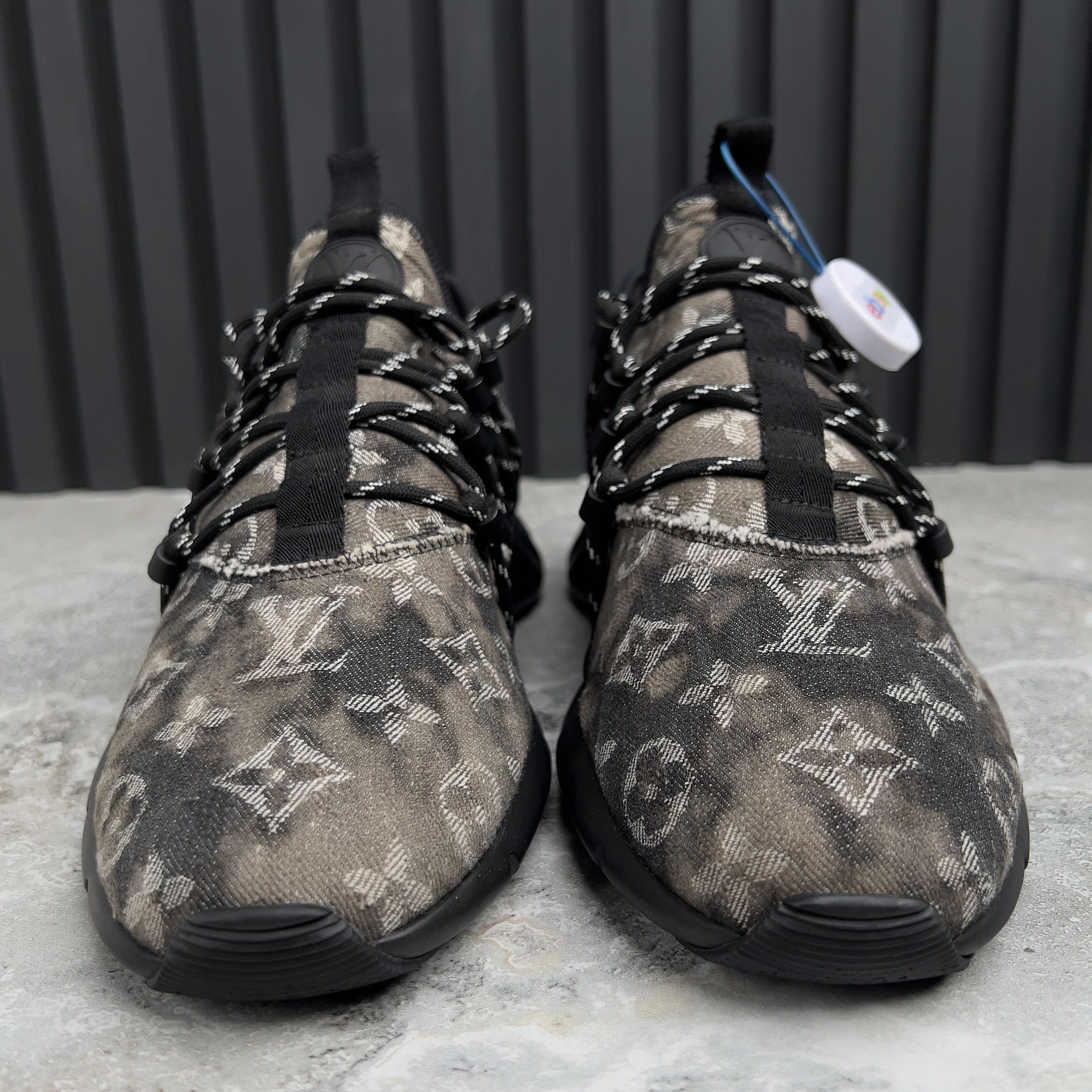 Louis Vuitton Louis Vuitton Fastlane Monogram Sneakers Denim Size US 9 / EU 42 - 8 Thumbnail