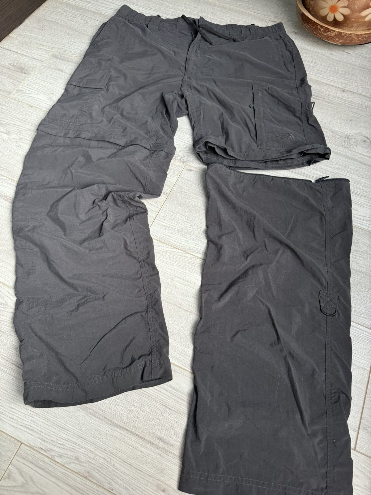 Designer × The North Face The North Face Transformer Track Pants Size US 34 / EU 50 - 2 Thumbnail