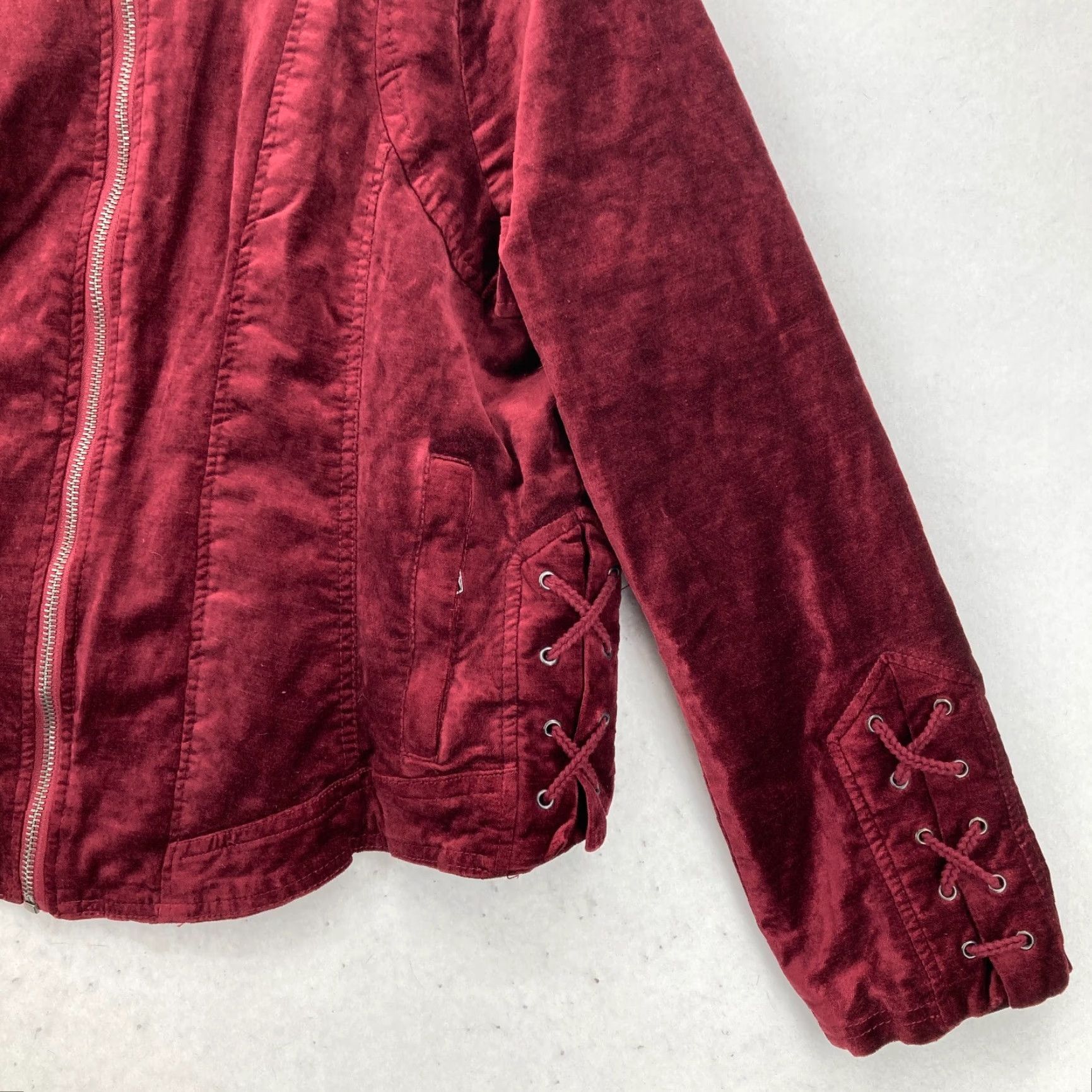 Torrid Torrid Velvet Moto Jacket Burgundy Lace-Up 2X Women Boho Romantic Velvet, Full Zip, Pockets, Fall, Spring, Winter, Plus Size" Size XXL / US 16-18 / IT 52-54 - 3 Thumbnail