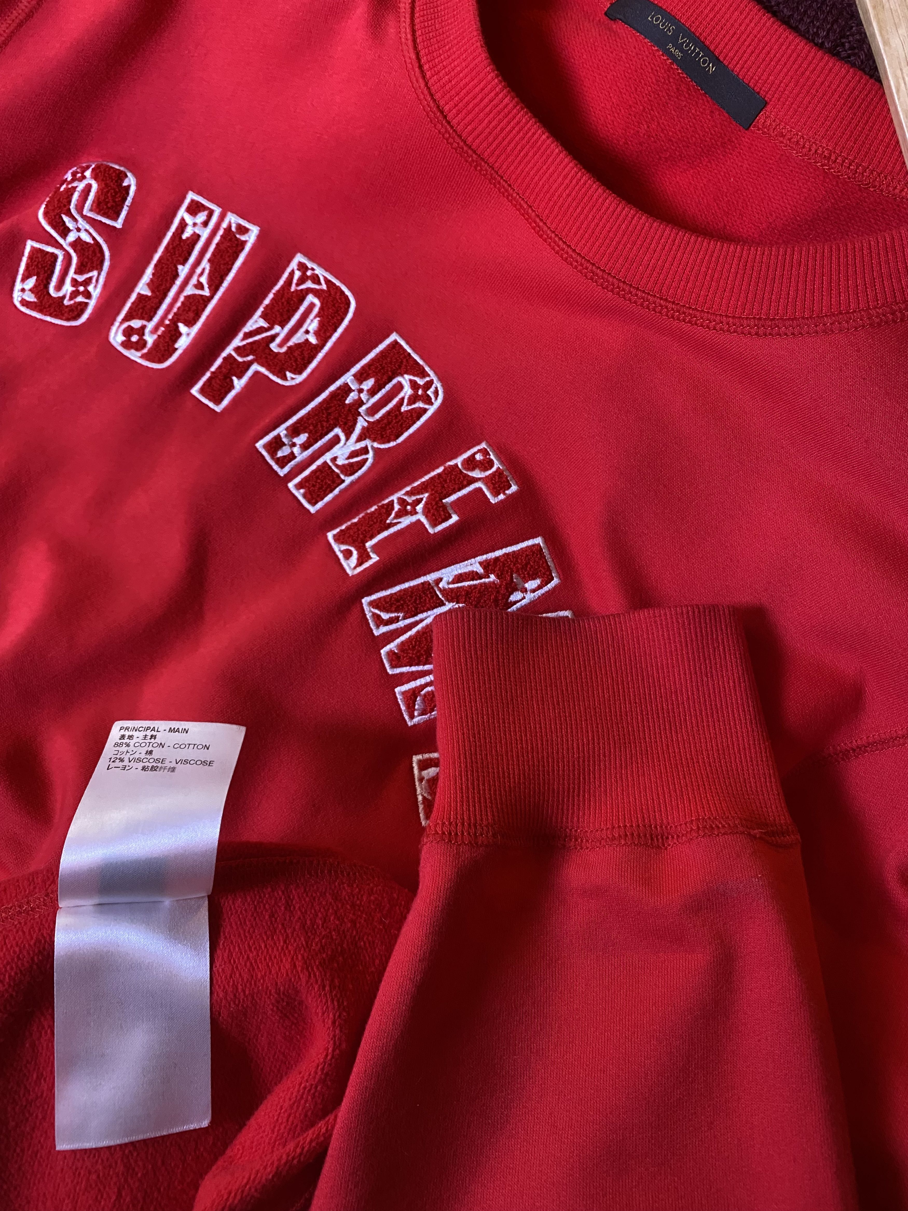 Louis Vuitton × Supreme SS2017 Louis Vuitton x Supreme Arc Spellout Logo Crewneck Size US XXL / EU 58 / 5 - 9 Thumbnail