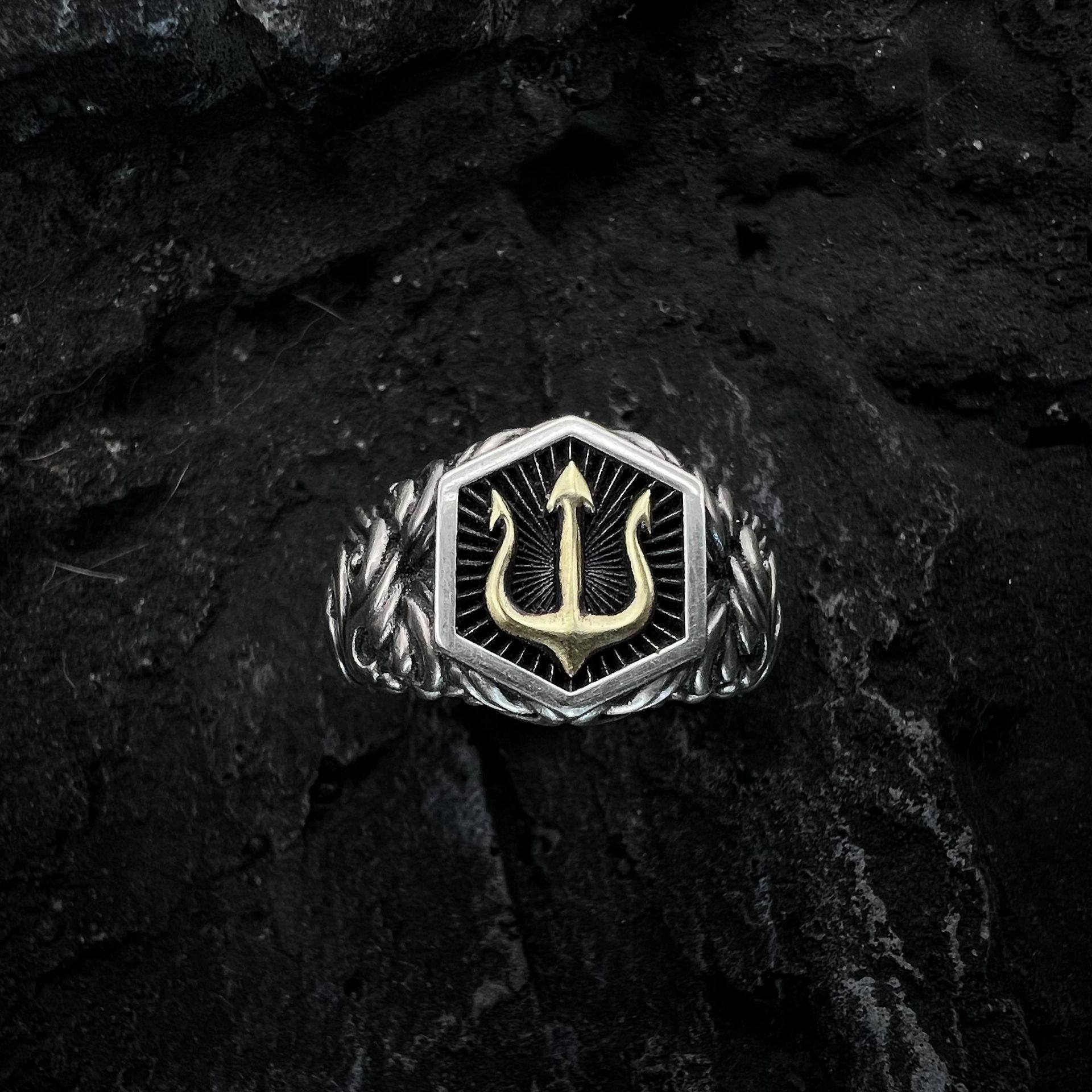 Vintage Resizable Retro Poseidon Golden Trident Ring Size ONE SIZE - 1 Thumbnail
