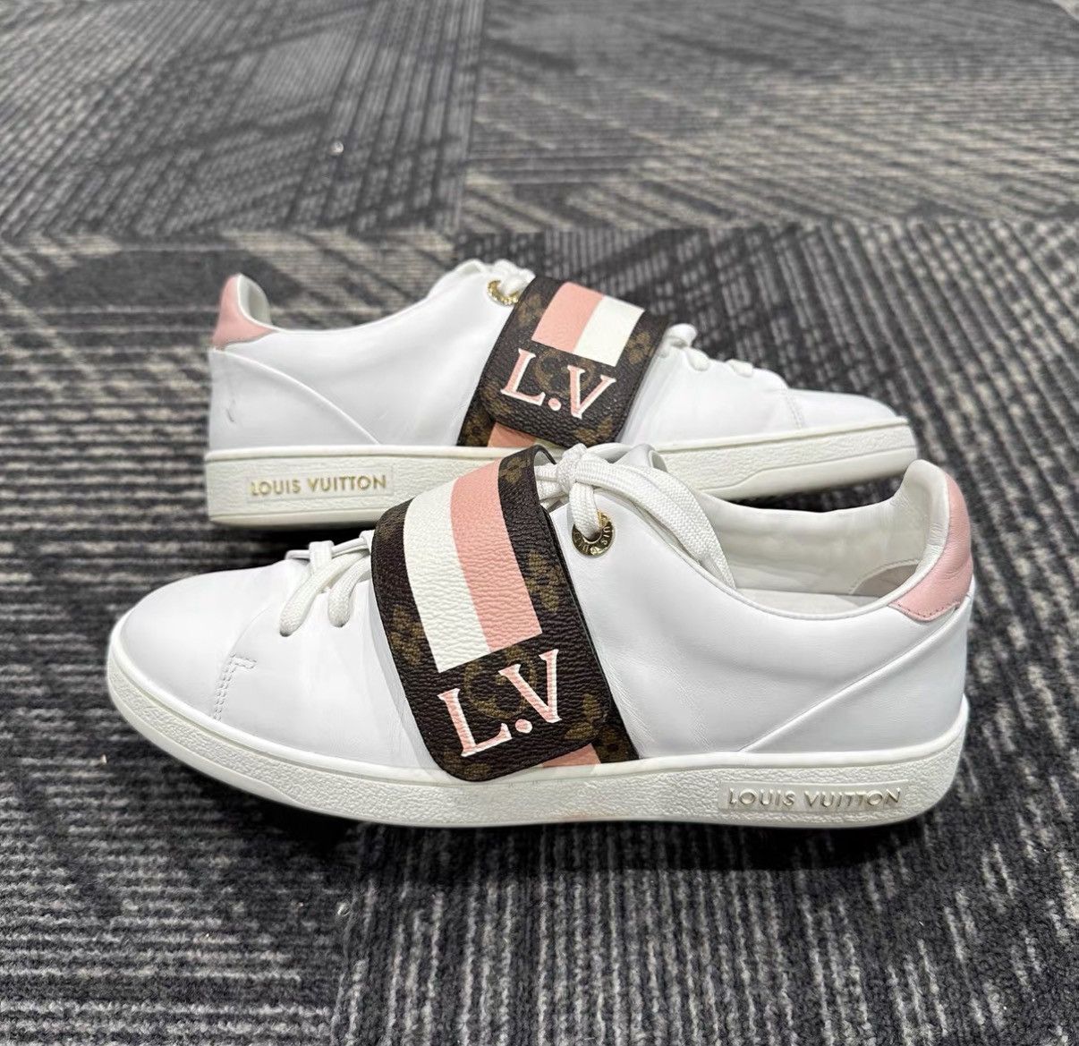 Louis Vuitton Louis Vuitton Pink Velcro Sneakers J42 Size US 6.5 / IT 36.5 - 4 Thumbnail