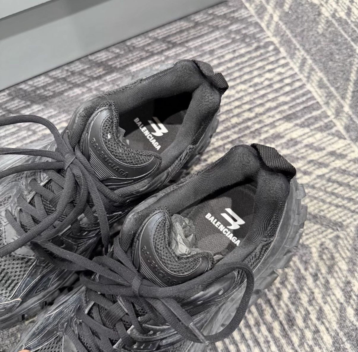 Balenciaga Balenciaga Bouncer Vintage Distressed Sneakers J42 Size US 8.5 / EU 41-42 - 6 Thumbnail