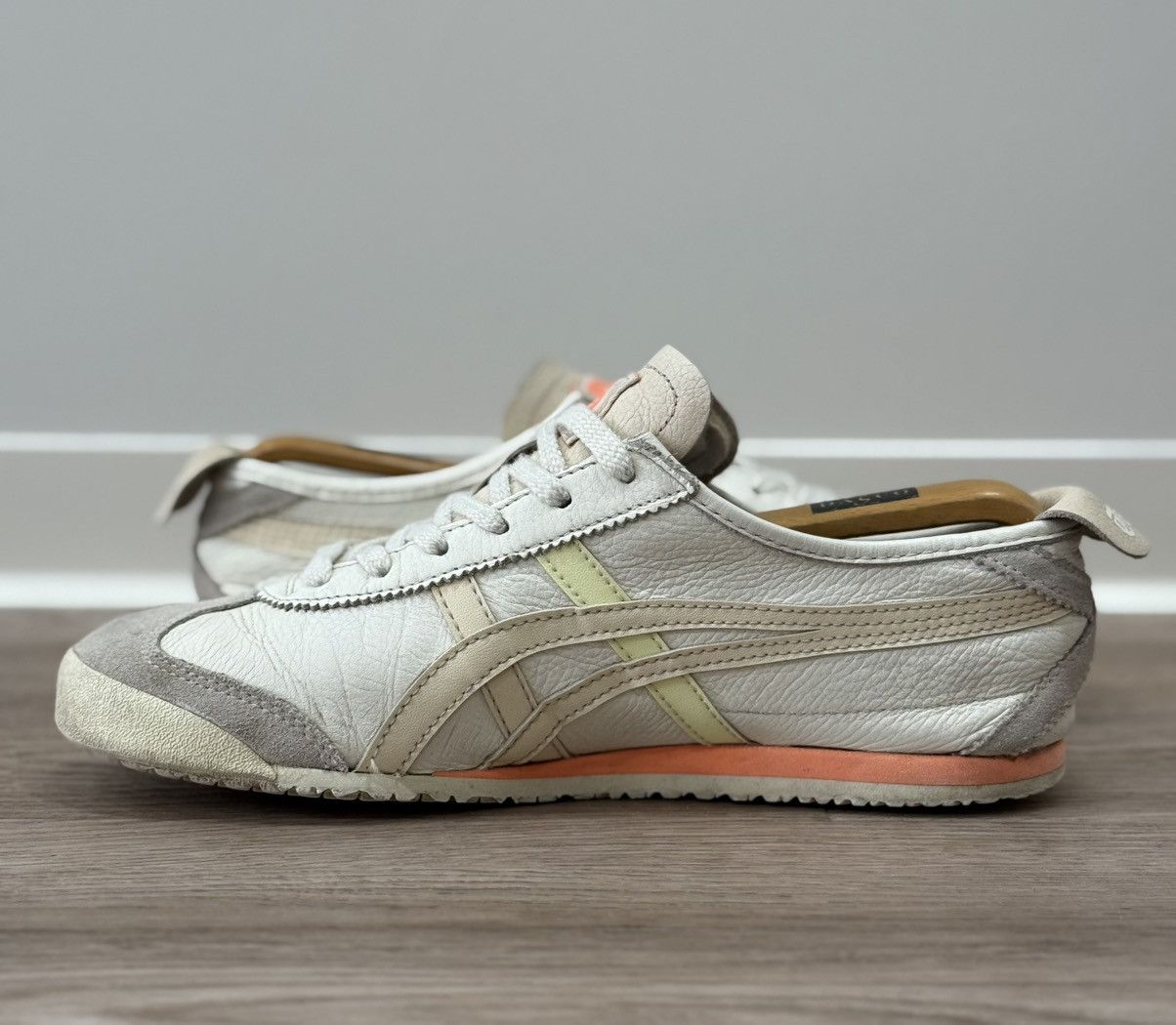 Asics Vintage Asics Onitsuka Tiger Leather Sneakers Size US 9 / IT 39 - 8 Thumbnail