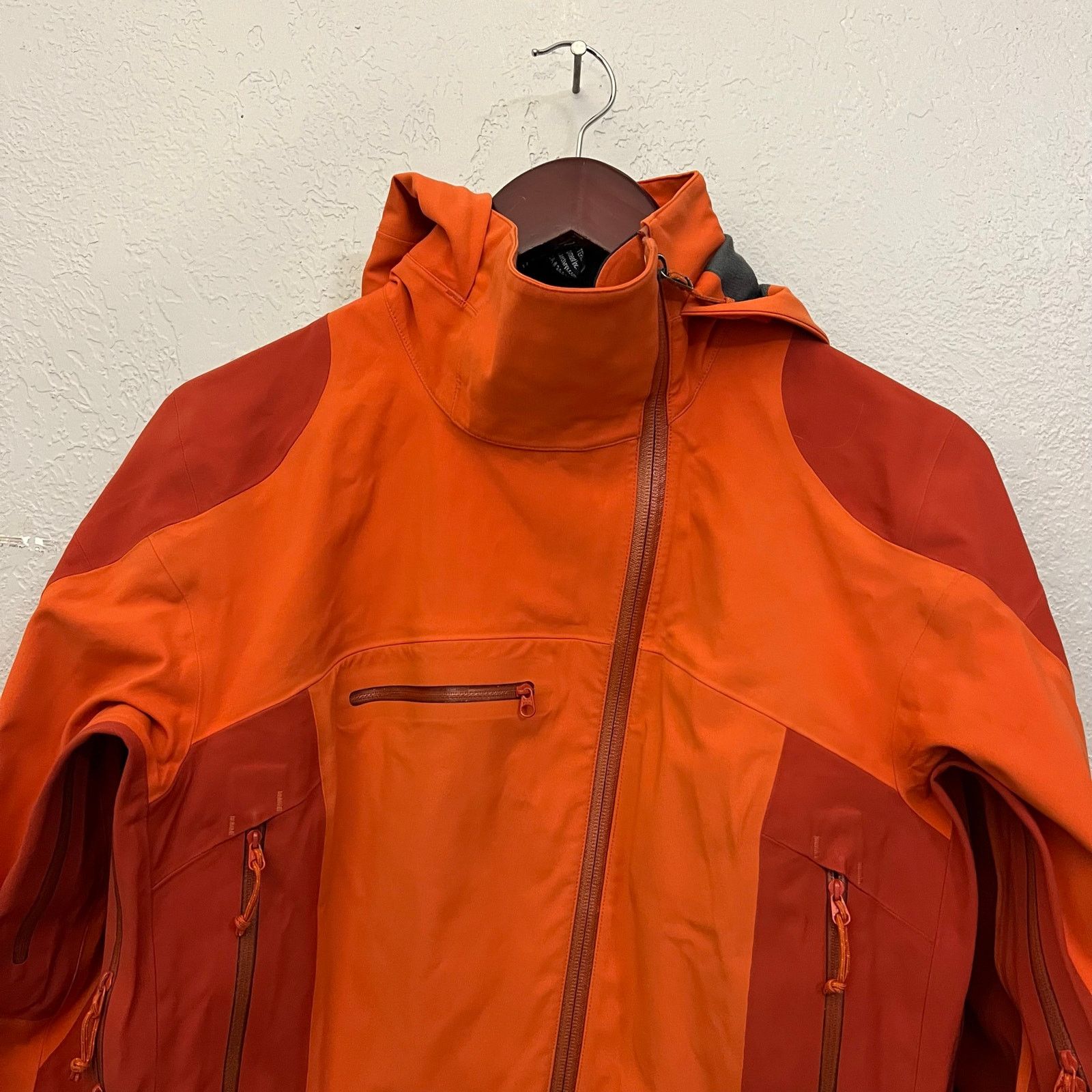 Arc'teryx Arc’teryx Women’s M Ski Shell Jacket RECCO Avalanche Orange Size M / US 6-8 / IT 42-44 - 2 Thumbnail