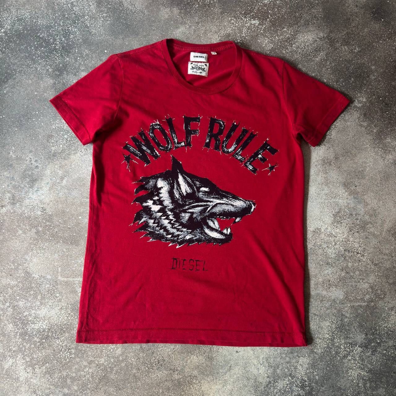 Diesel × Vintage Y2K Diesel Vintage Wolf Printed T-Shirt Size US S / EU 44-46 / 1 - 1 Thumbnail