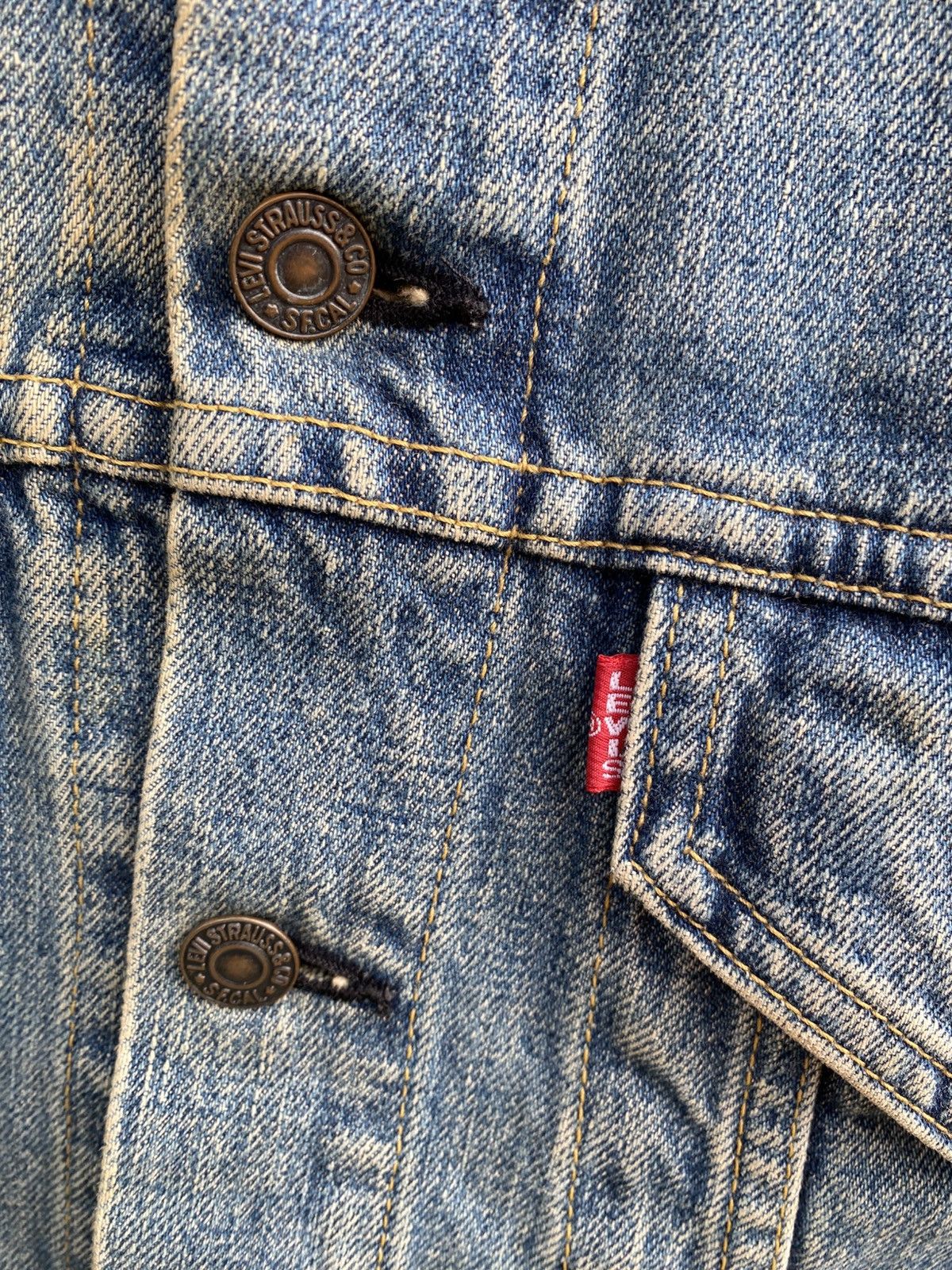 Levi's × Levi's Vintage Clothing × Vintage size 36 vintage levi's 557 big E trucker denime jacket Size US S / EU 44-46 / 1 - 5 Thumbnail