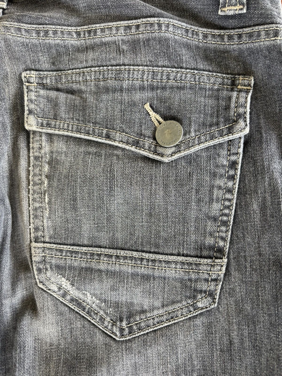 Uniqlo Uniqlo Slim Fit Streetwear Denim Nice Pocket Size US 33 - 15 Thumbnail