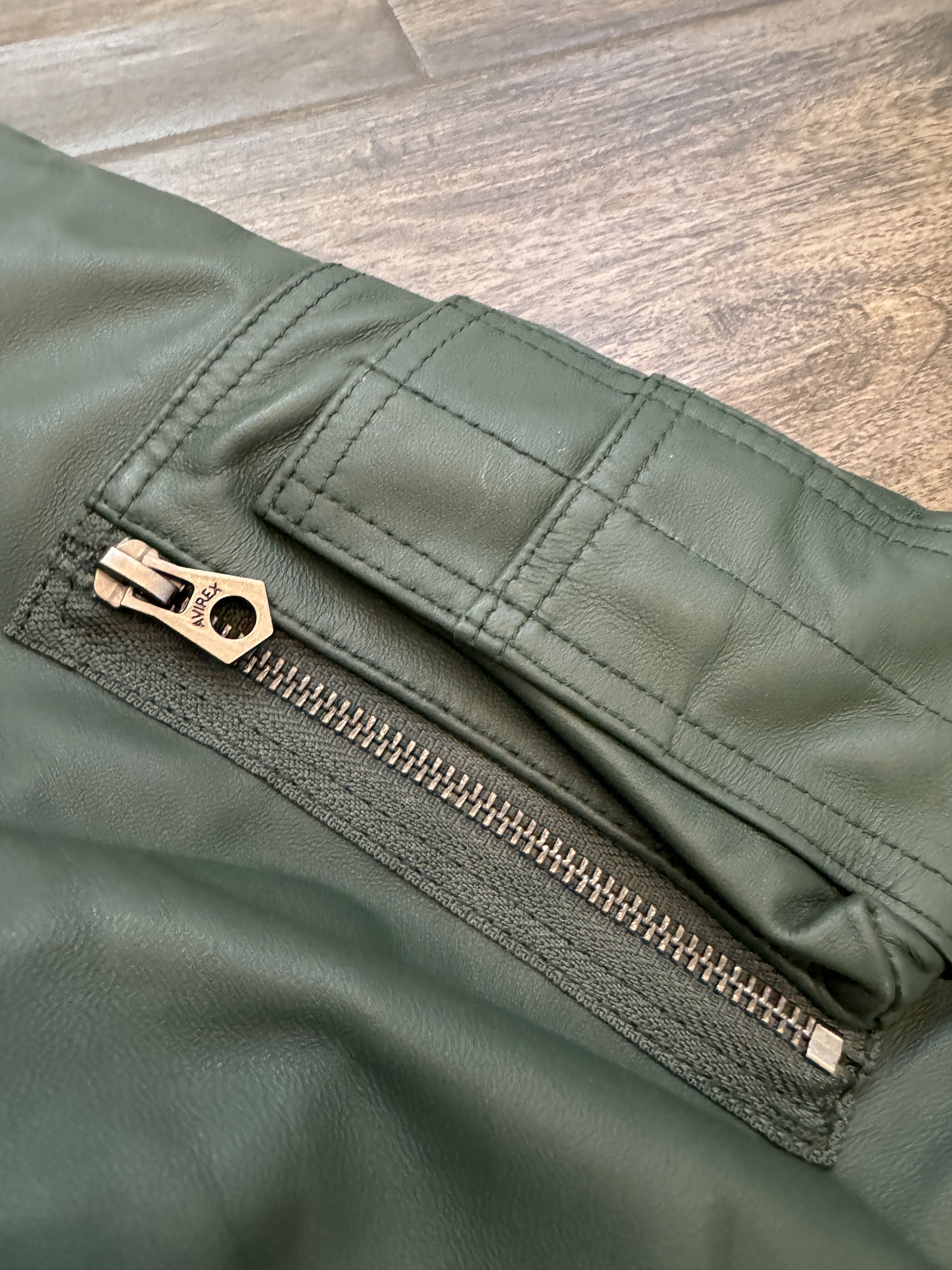 Avirex 1/30 HIDDEN NY x Avirex Worldwide Leather Bomber Jacket Size US M / EU 48-50 / 2 - 10 Thumbnail