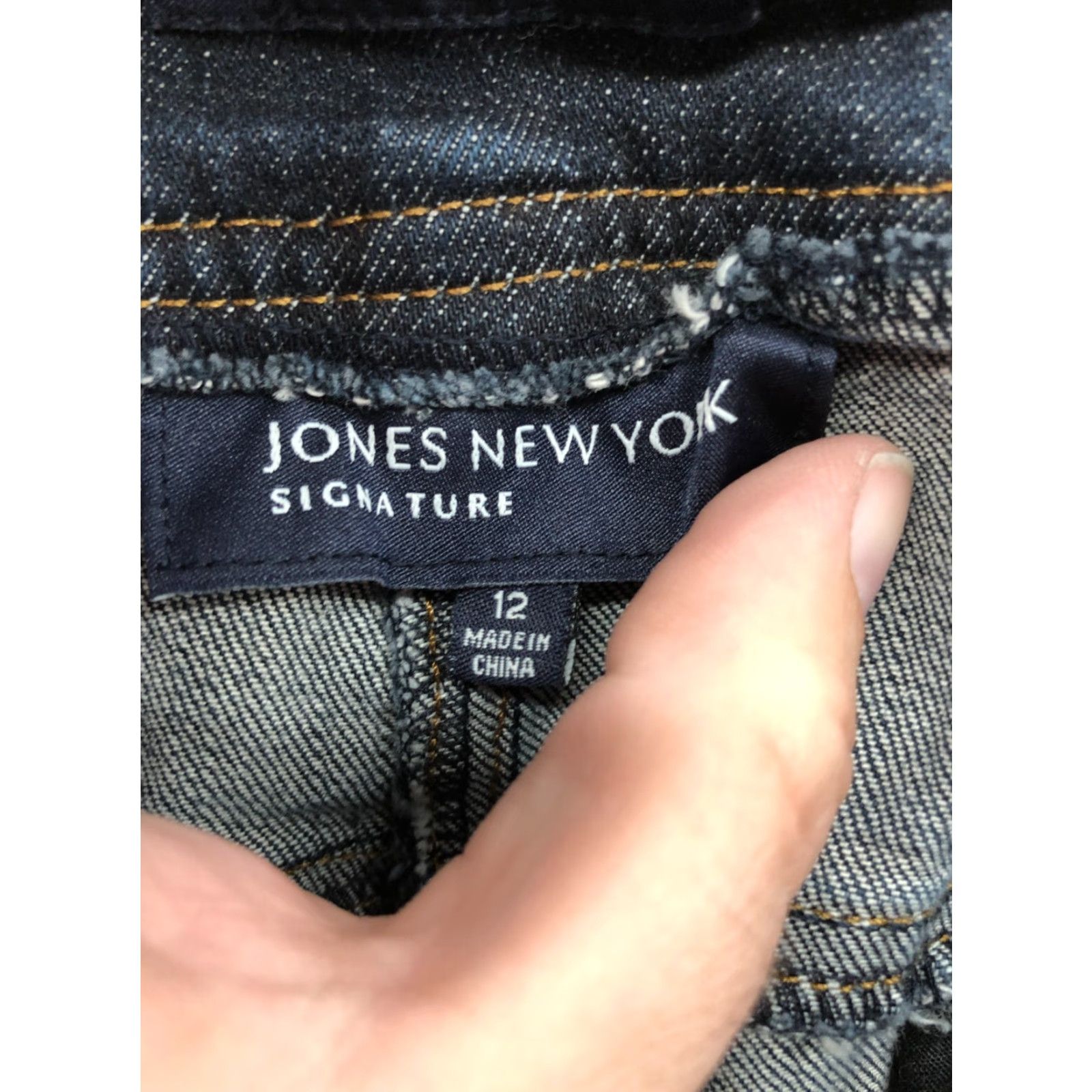 Jones New York Jones New York Shorts Bermuda Womens Size 12 Mid Rise Dark Wash Blue Denim Stretch Jeans Casual Women Size 34" / US 12 / IT 48 - 7 Thumbnail