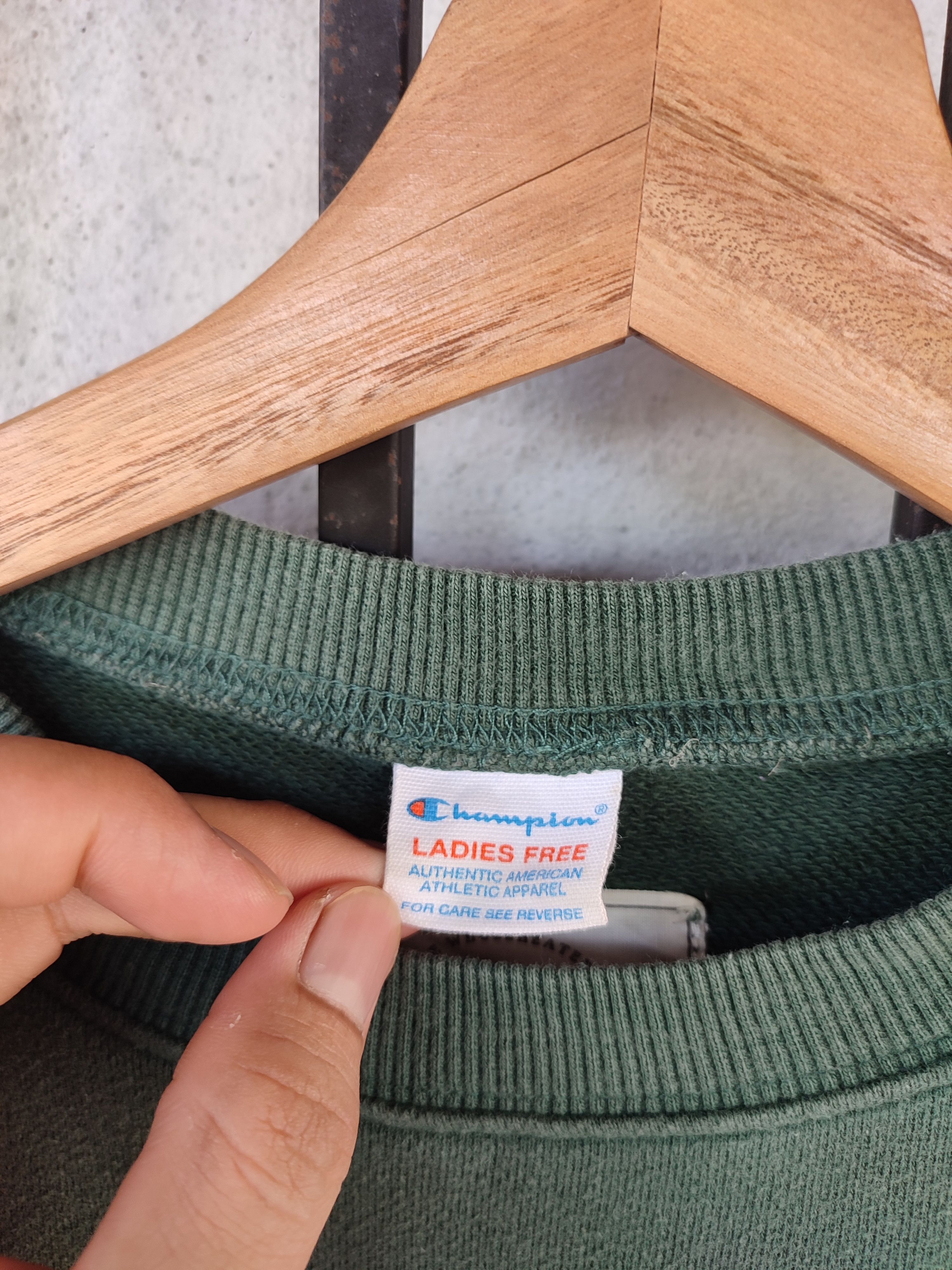 Champion × Japanese Brand × Vintage Vintage Faded Champion Sweatshirt Size US XL / EU 56 / 4 - 6 Thumbnail