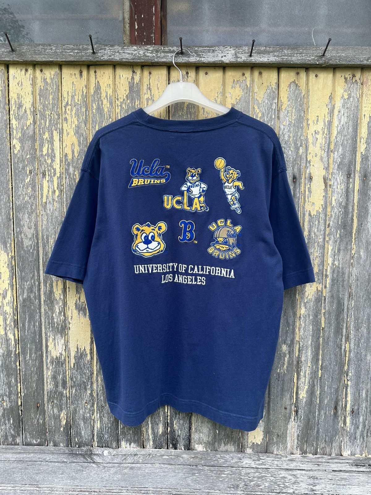 Collegium Ucla University Embroidery Logo Vintage TShirt A518 Size US M / EU 48-50 / 2 - 1 Thumbnail