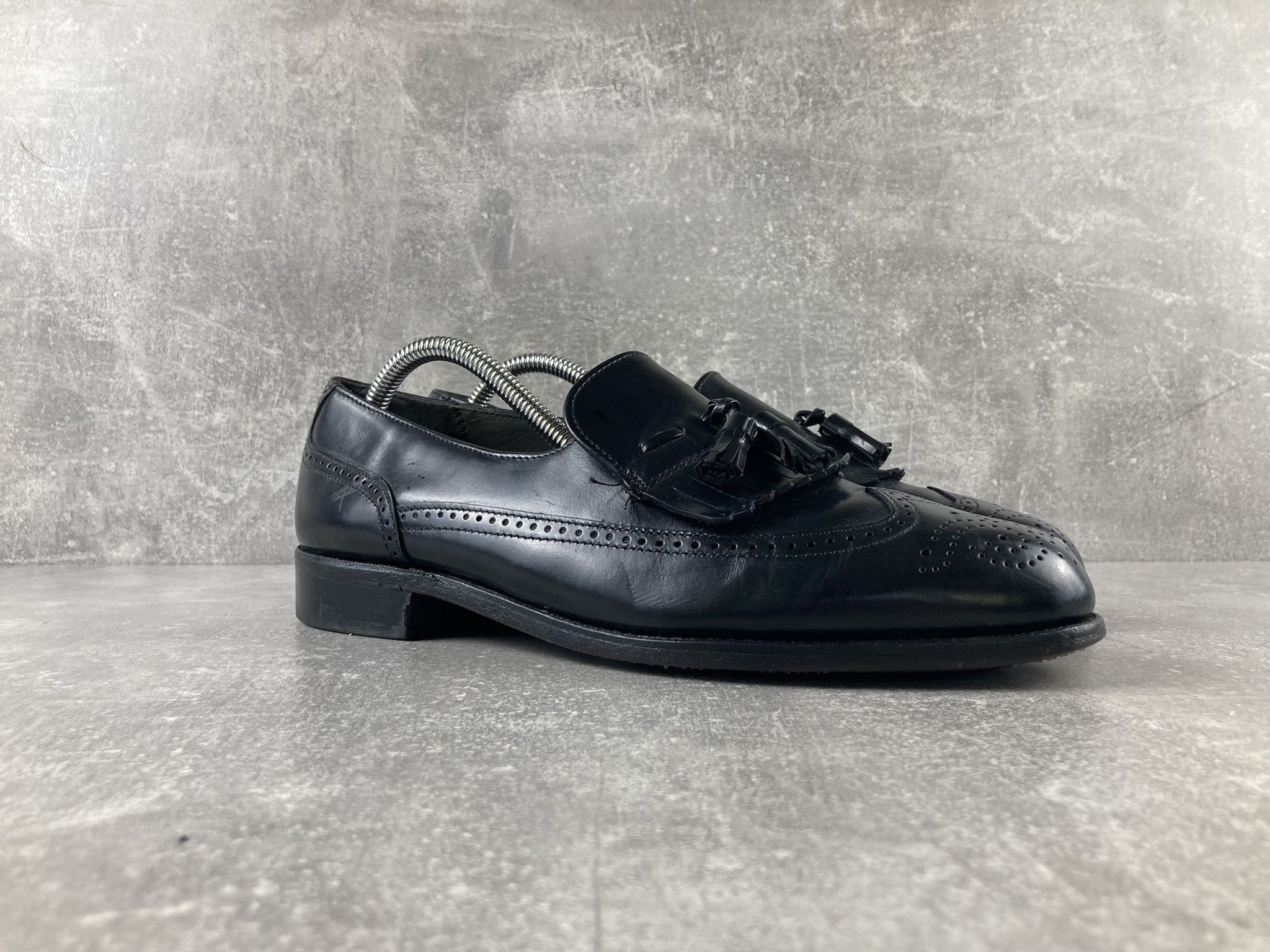 Genuine Leather Black leather tassal luxury old money brogue loafers shoes Size US 7 / EU 40 - 2 Thumbnail