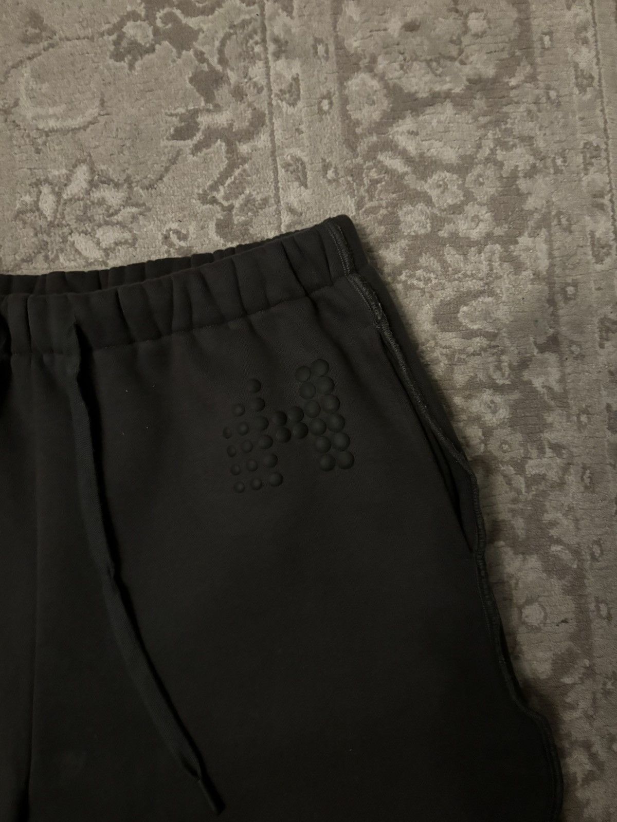 Designer × HUNI Design Black Huni Shorts Size US 35 - 2 Thumbnail
