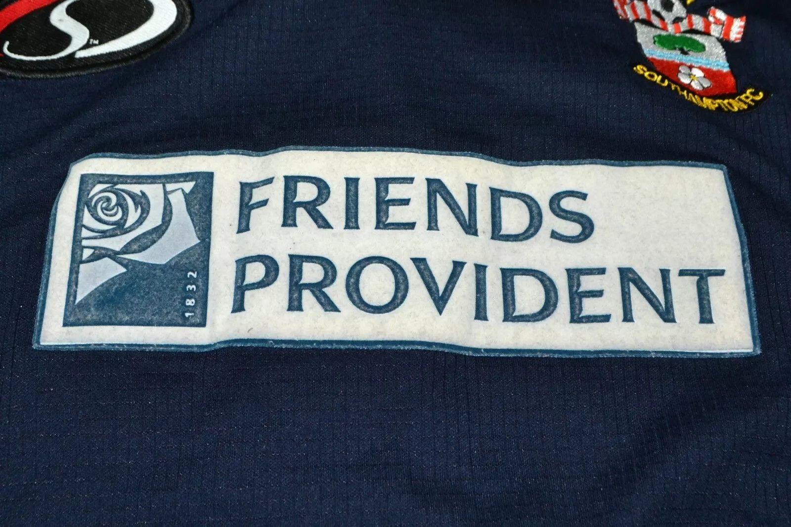 Other SOUTHAMPTON 1999/2001 AWAY FOOTBALL SHIRT SAINTS SIZE XL Size US XL / EU 56 / 4 - 6 Thumbnail
