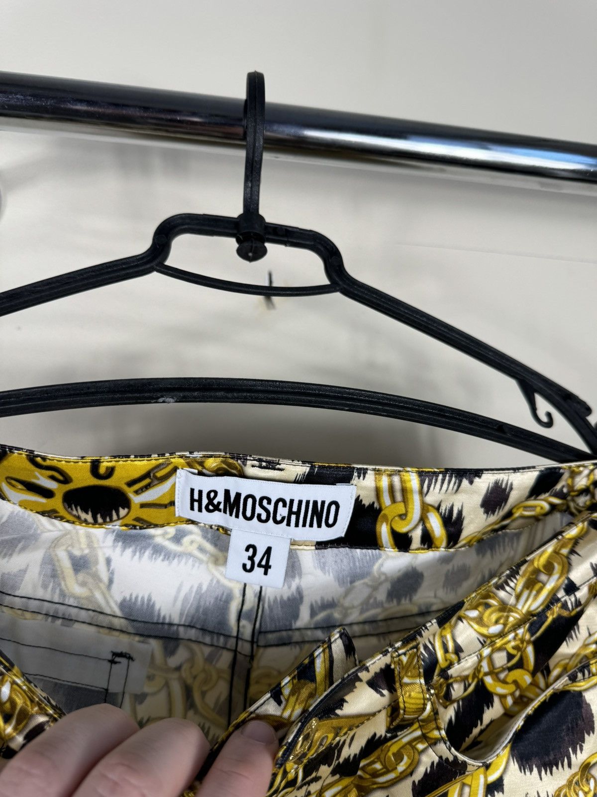 H&M × Moschino MOSCHINO X H&M GOLD CHAIN PATTERNED PANTS Size 34" / US 12 / IT 48 - 5 Thumbnail