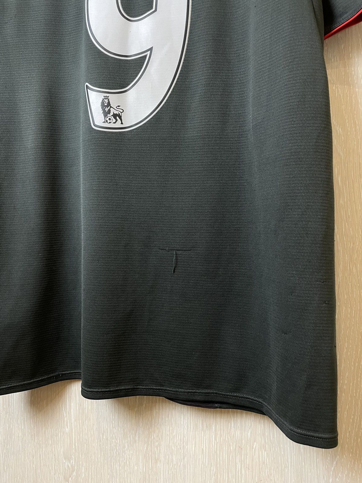 New Balance 2015 2016 Liverpool Benteke New Balance Home Soccer Jersey Size US L / EU 52-54 / 3 - 8 Thumbnail