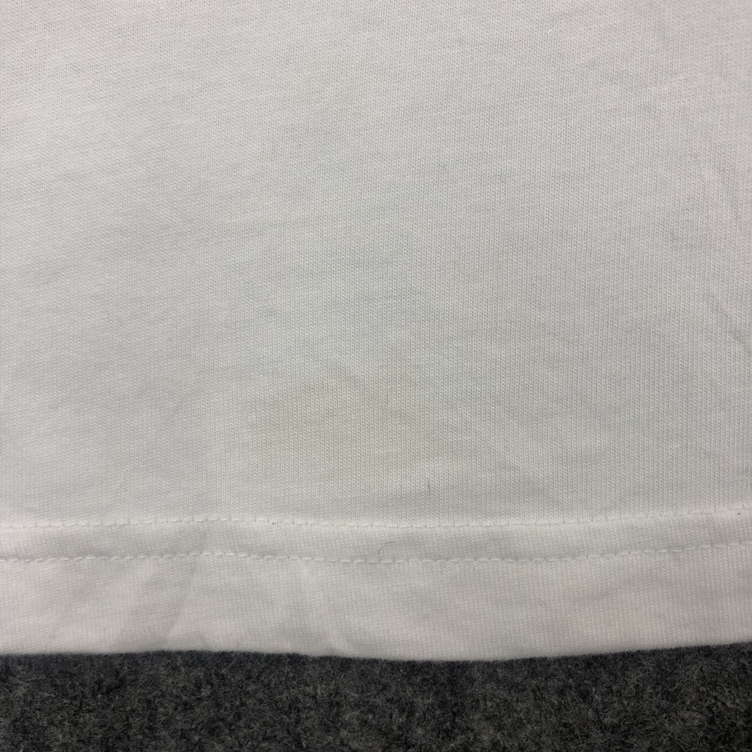 Anime UNIQLO TAPS JAPANESE MUSICIAN KENSHI YONEZU TSHIRT - H045 Size US L / EU 52-54 / 3 - 11 Thumbnail
