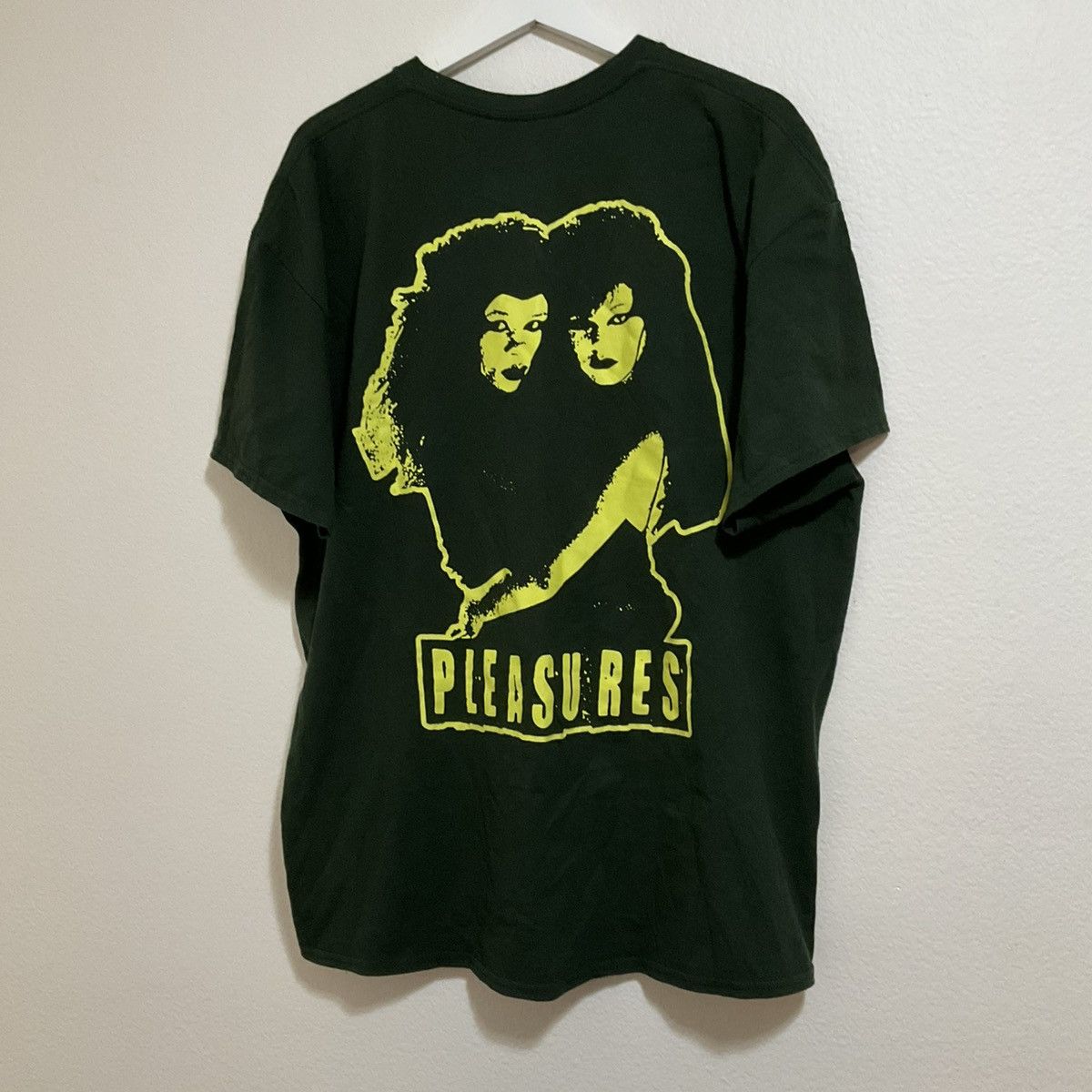 Pleasures Pleasures Goth Chicks T-shirt Size US L / EU 52-54 / 3 - 1 Thumbnail