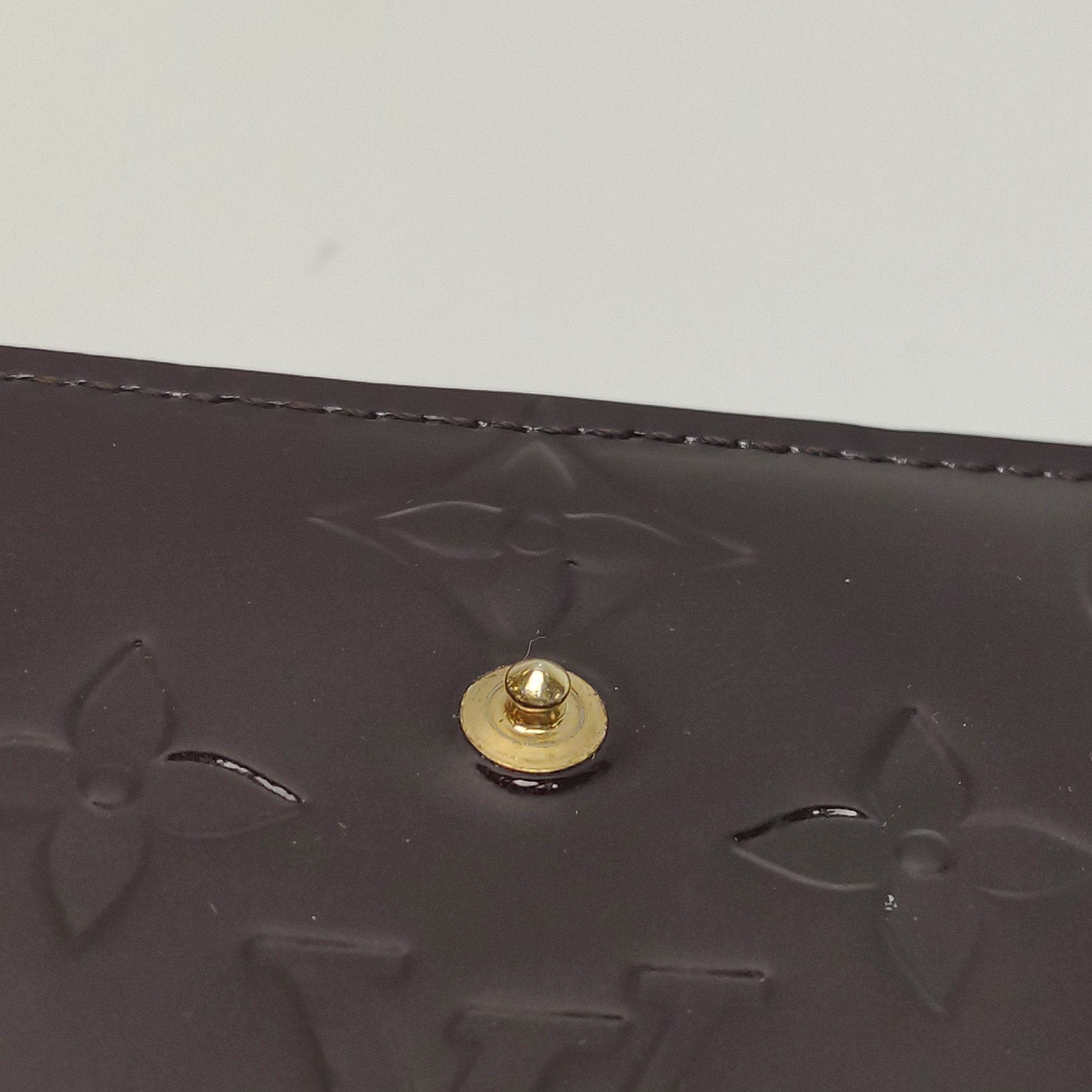 Louis Vuitton Louis Vuitton (LV) Patent leather solid color embossed mono Size ONE SIZE - 4 Thumbnail