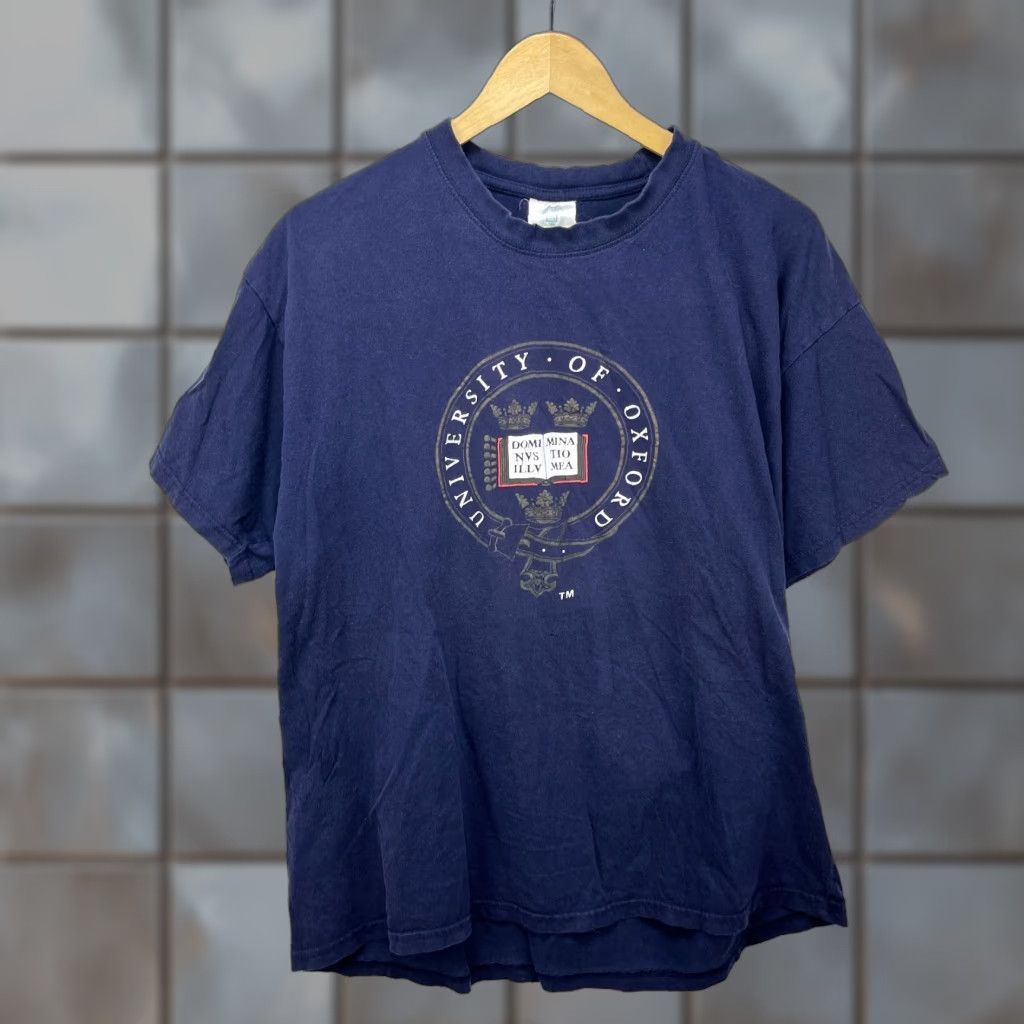 Vintage VINTAGE University of Oxford England T-Shirt Large Men Blue 90s Shirts Size US L / EU 52-54 / 3 - 1 Thumbnail