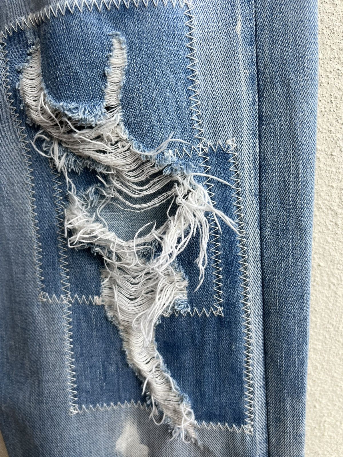 Levi's Vintage Clothing VTG 2005 LVC Levi’s 501 Big E Distress Painter Denim Jeans Size US 34 / EU 50 - 11 Thumbnail