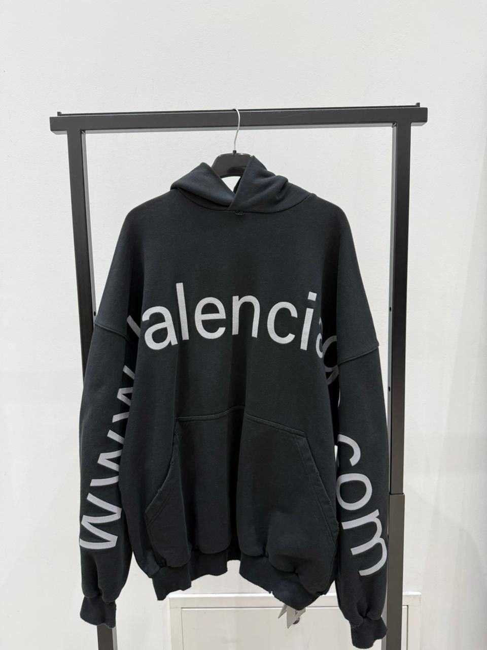 Balenciaga CC28 Distressed Hoodie in Black Size US S / EU 44-46 / 1 - 1 Thumbnail