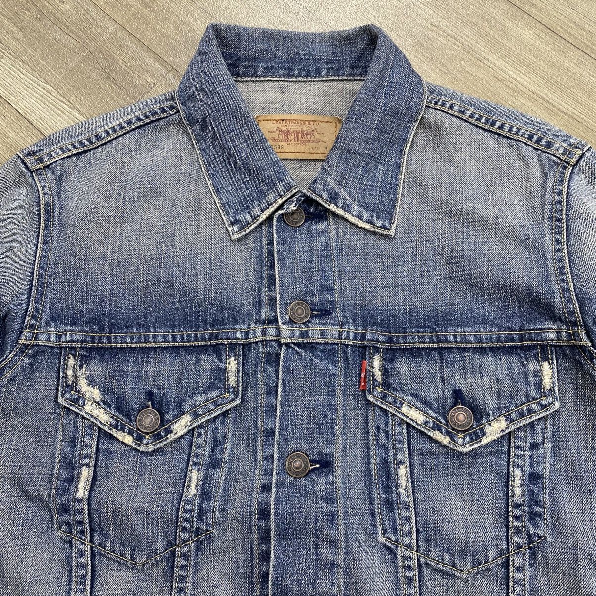 Levi's Vintage Clothing 2000s Vintage Levis 70599 Distressed Japan Denim Jacket Size US M / EU 48-50 / 2 - 3 Thumbnail
