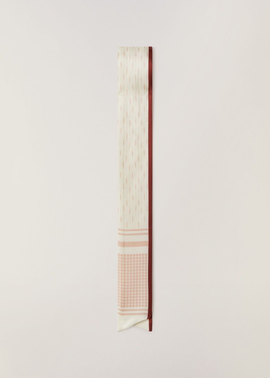 o1srvl11e0824 Size: OS / Galleria Neck Scarf in Multicolor