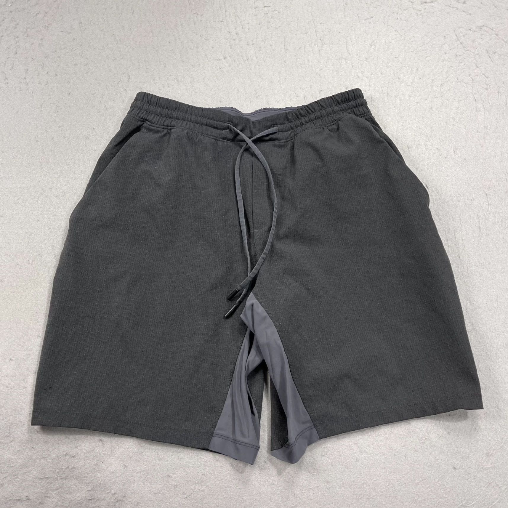 Lululemon Lululemon Shorts Mens M Gray Solid Pace Breaker 8 In Performance Regular Drawstring Gym & Training Women? Size US 31 - 2 Thumbnail