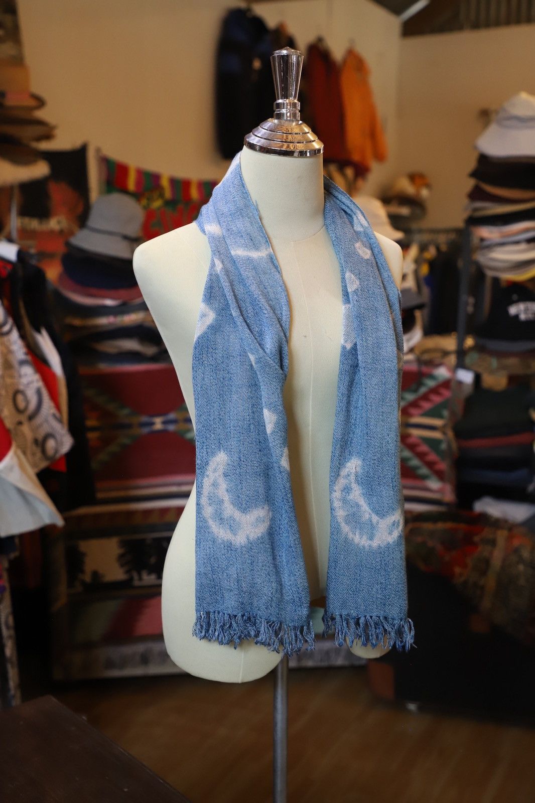 Japanese Brand Scarf Indigo dyeing, hand weaving natural cotton, long stole Size ONE SIZE - 2 Thumbnail