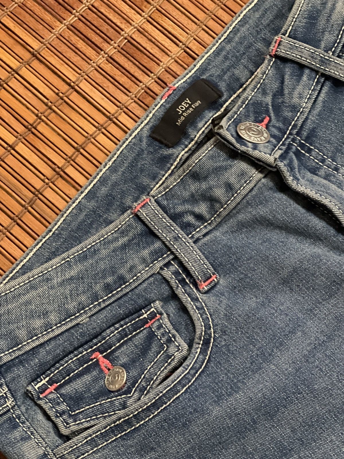 True Religion True Religion joey mid rise flap flare medium sunkissed wash Size 31" - 8 Thumbnail
