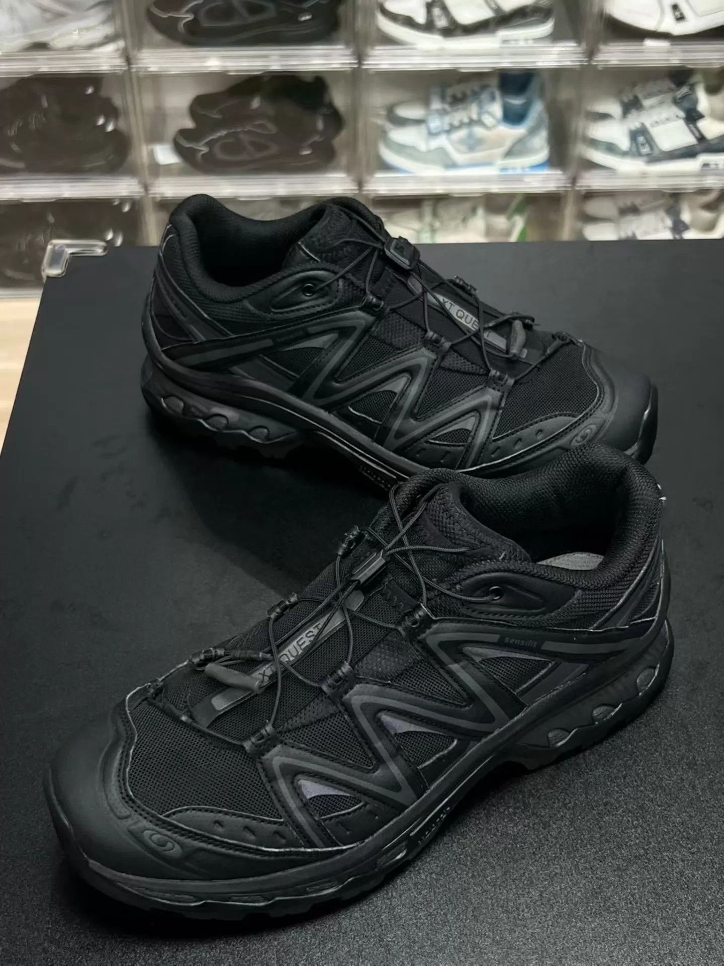 Salomon Salomon XT-Quest Black 42.5EU Nearnew Trail Shoes Size US 9.5 / EU 42-43 - 1 Thumbnail