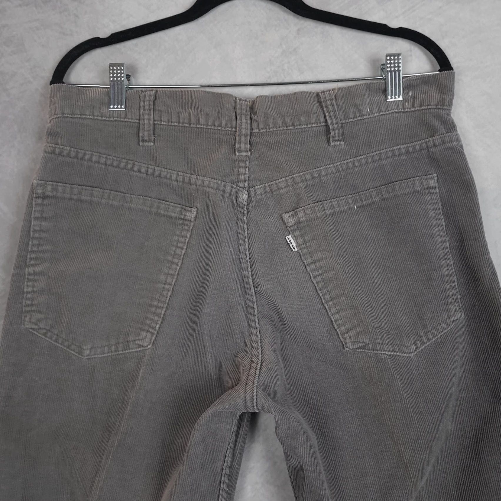 Levi's VINTAGE Levi's 519 Corduroy Chino Pants Mens 33x28 Gray Straight Leg Casual 80s Size US 33 - 2 Thumbnail