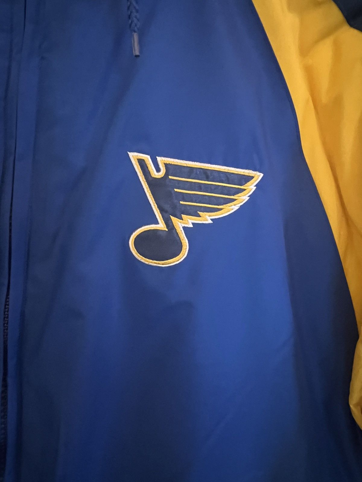 Logo 7 Vintage 90s Logo 7 St. Louis Blues NHL Hooded Puffer Jacket Size US L / EU 52-54 / 3 - 3 Thumbnail