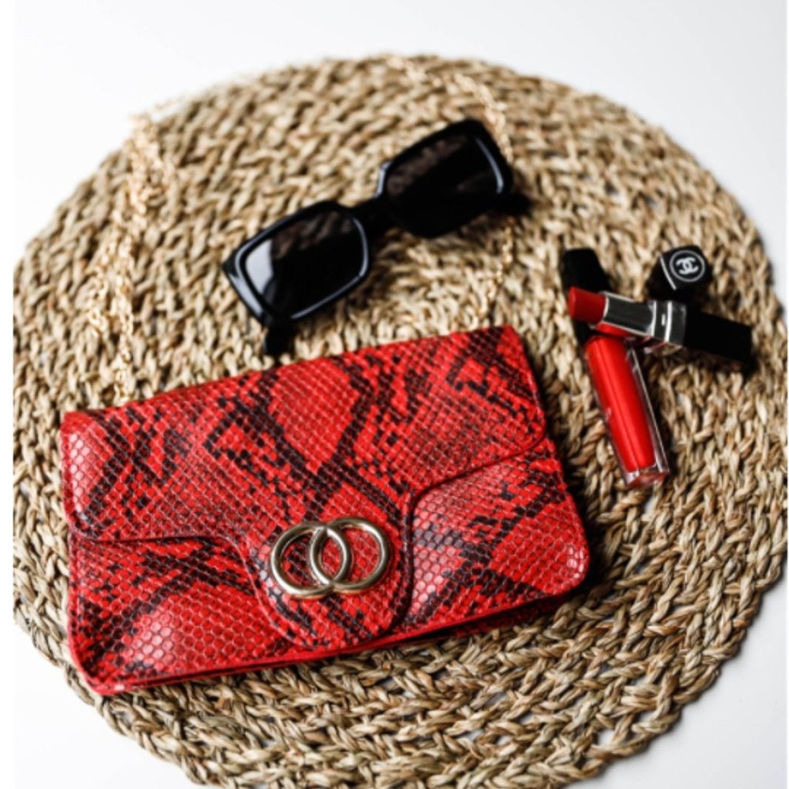 Other Red Faux Snake Leather Metal Rings Gold Chain Crossbody Bag Size ONE SIZE - 3 Thumbnail