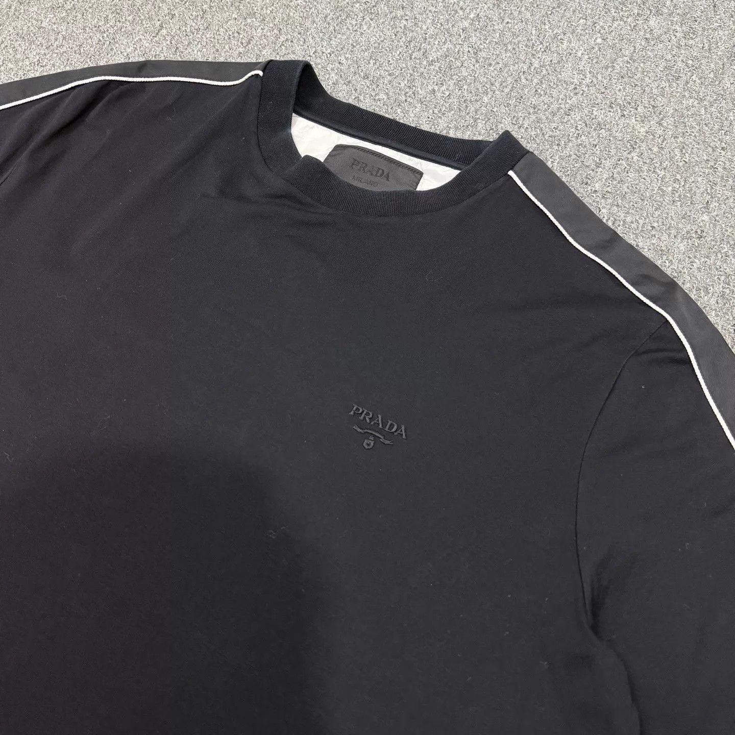 Prada Prada Black Embroidered Logo SS L 99 New Size US L / EU 52-54 / 3 - 3 Thumbnail
