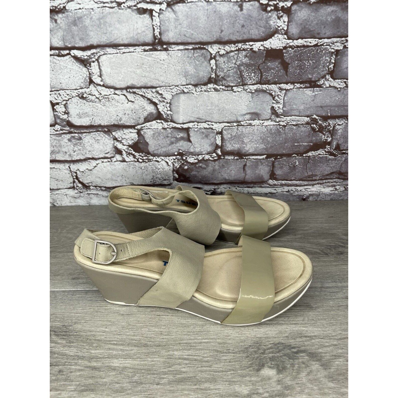 TSUBO TSUBO Taupe Soft Leather Patent Open Toe Strap Wedge Sandals Size US 8.5 / IT 38.5 - 13 Thumbnail