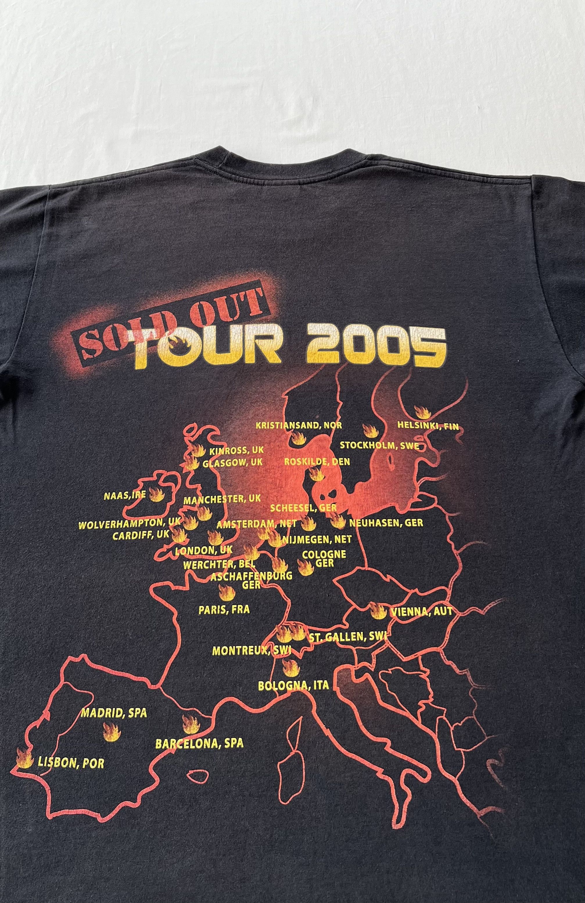 Band Tees Vintage 2005 Audioslave Tour Black T-shirt Size US S / EU 44-46 / 1 - 13 Thumbnail